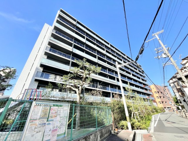 アーバンパーク淡路の建物外観