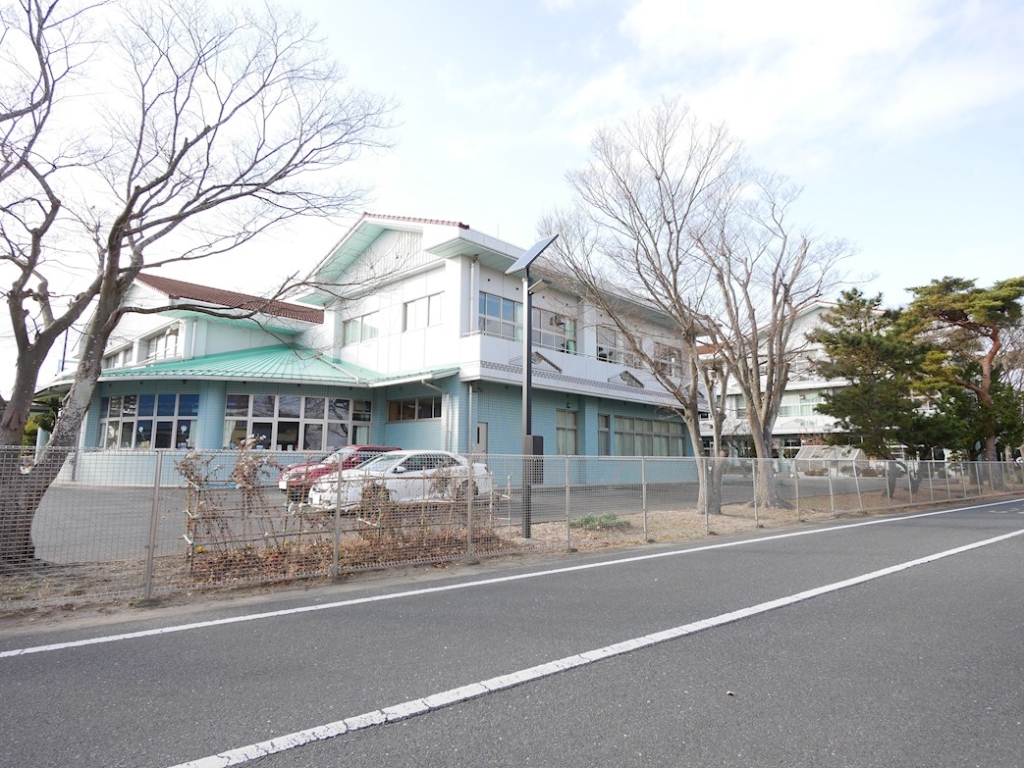 小学校　高萩市立東小学校（小学校）まで386m