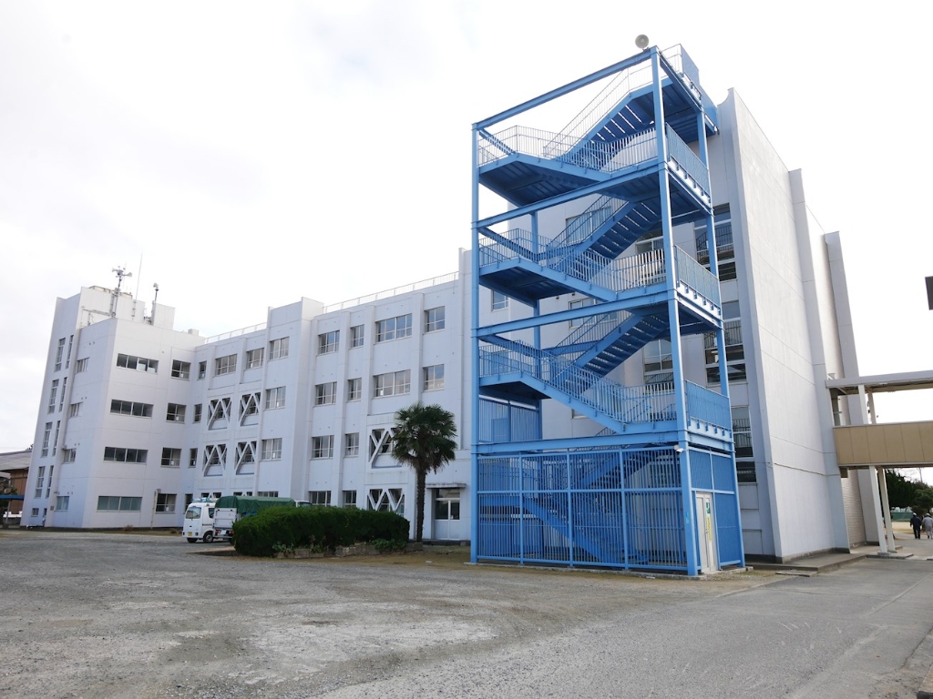 中学校　高萩市立高萩中学校（中学校）まで563m