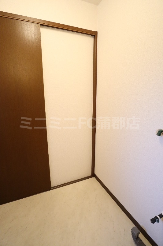 洗面設備　洗面台取り付け前