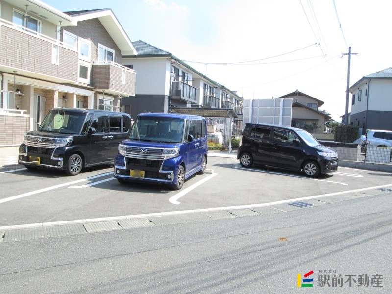 【朝倉郡筑前町篠隈のアパートの駐車場】