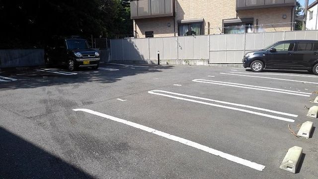 【北九州市小倉北区南丘のアパートの駐車場】