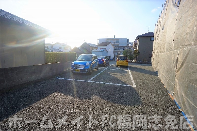 【糟屋郡篠栗町大字田中のアパートの駐車場】