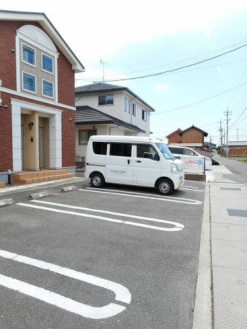 【福山市御幸町大字上岩成のアパートの駐車場】