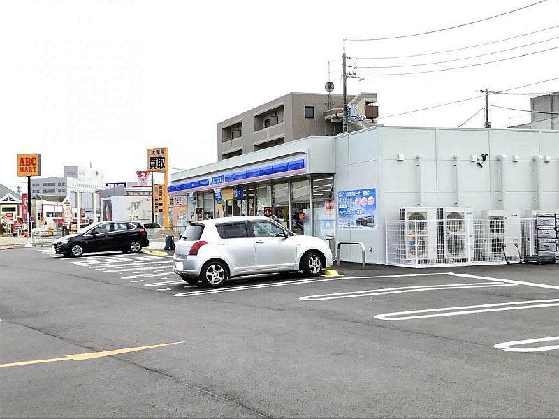 コンビニ　ローソン岡山神田町二丁目店（コンビニ）まで165m