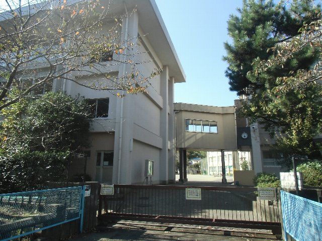 小学校　横須賀市立追浜小学校（小学校）まで165m