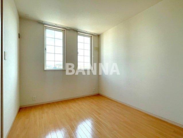 その他部屋・スペース　●入居中の為、隣（202号）の内装です。