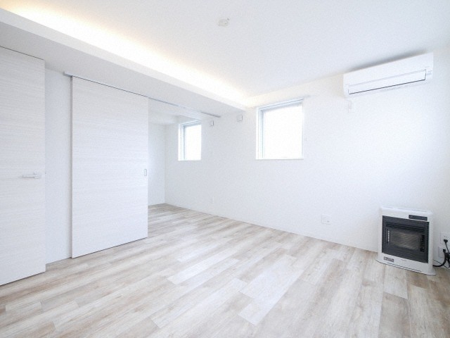 居室・リビング　こちらの居間で趣味の時間をお楽しみください