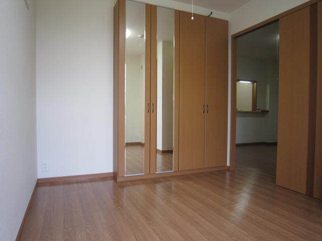 その他部屋・スペース　☆収納たっぷりの洋室☆