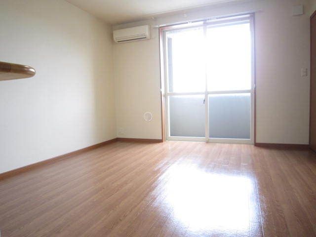 居室・リビング　☆明るいリビング☆