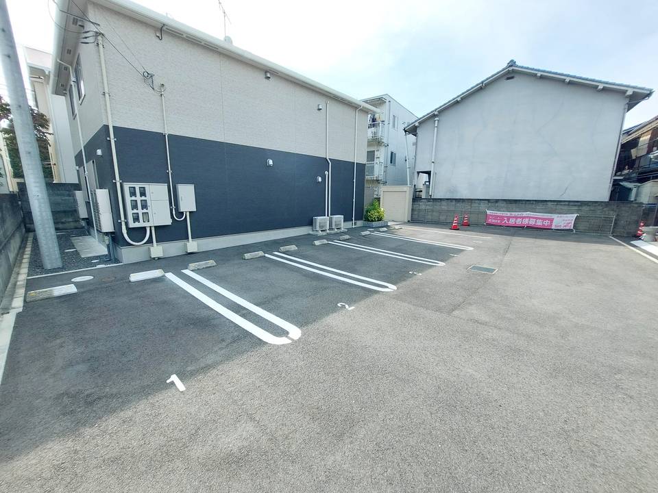 駐車場　駐車場