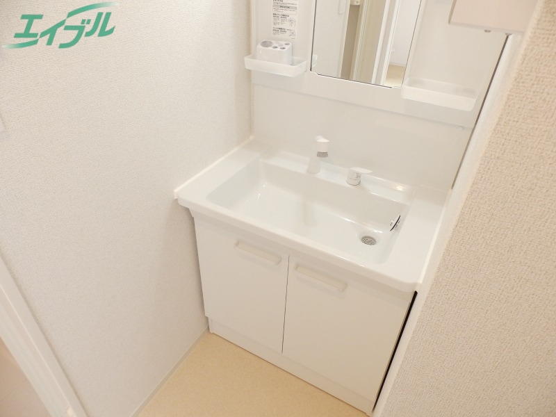 洗面設備　同型参考写真