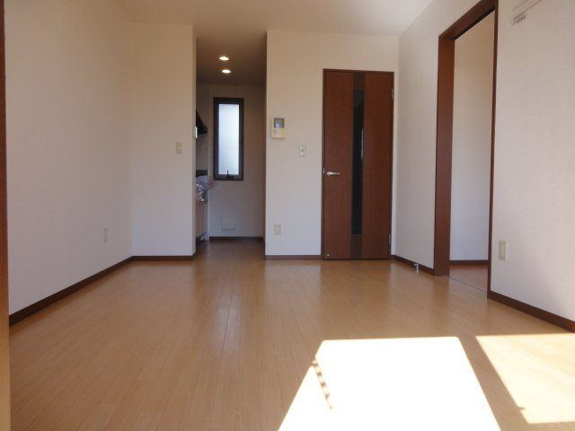 居室・リビング　床もキレイでピカピカです♪