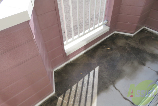 バルコニー　バルコニーは幅があり、広い印象を受けました。