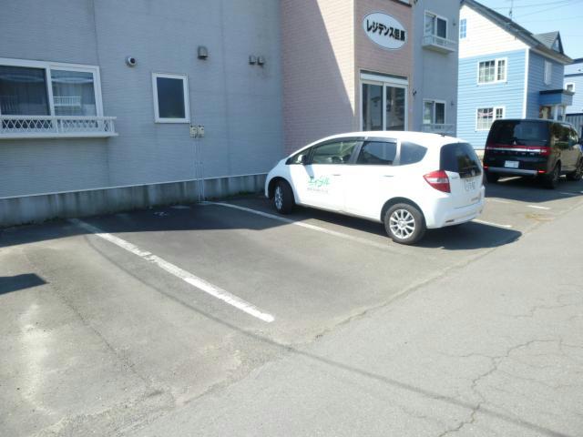駐車場　駐車場