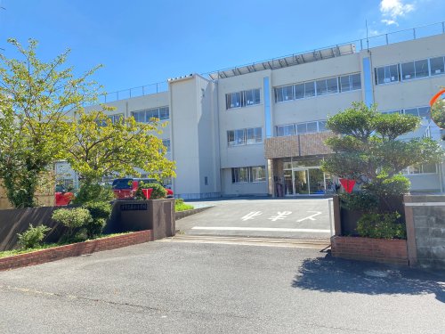 小学校　津市立藤水小学校（小学校）まで963m