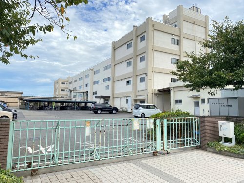 中学校　津市立橋南中学校（中学校）まで1948m