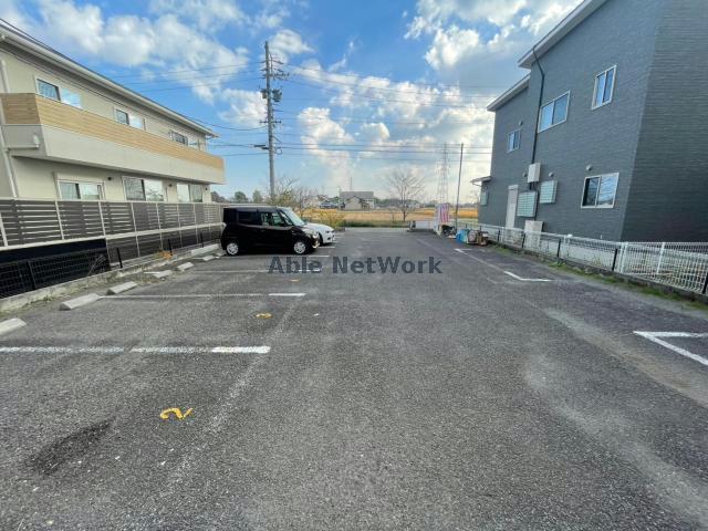 駐車場　駐車場