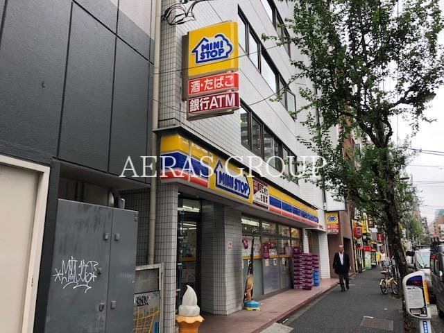 コンビニ　ミニストップ神田神保町1丁目店（コンビニ）まで195m