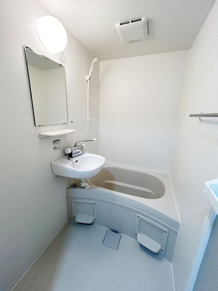 バス・シャワールーム　バスルーム