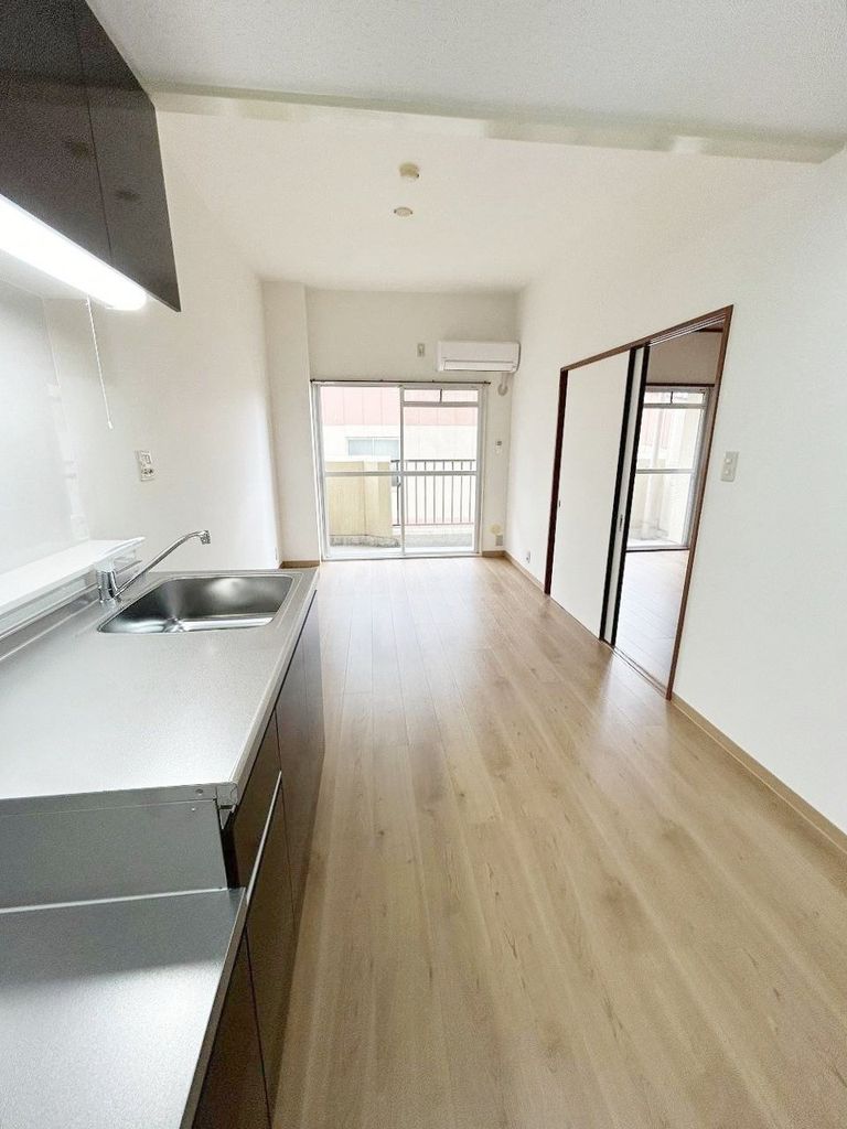 居室・リビング　LDK（約10.1帖）