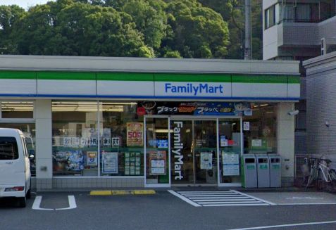 コンビニ　ファミリーマート 己斐中一丁目店（コンビニ）まで613m