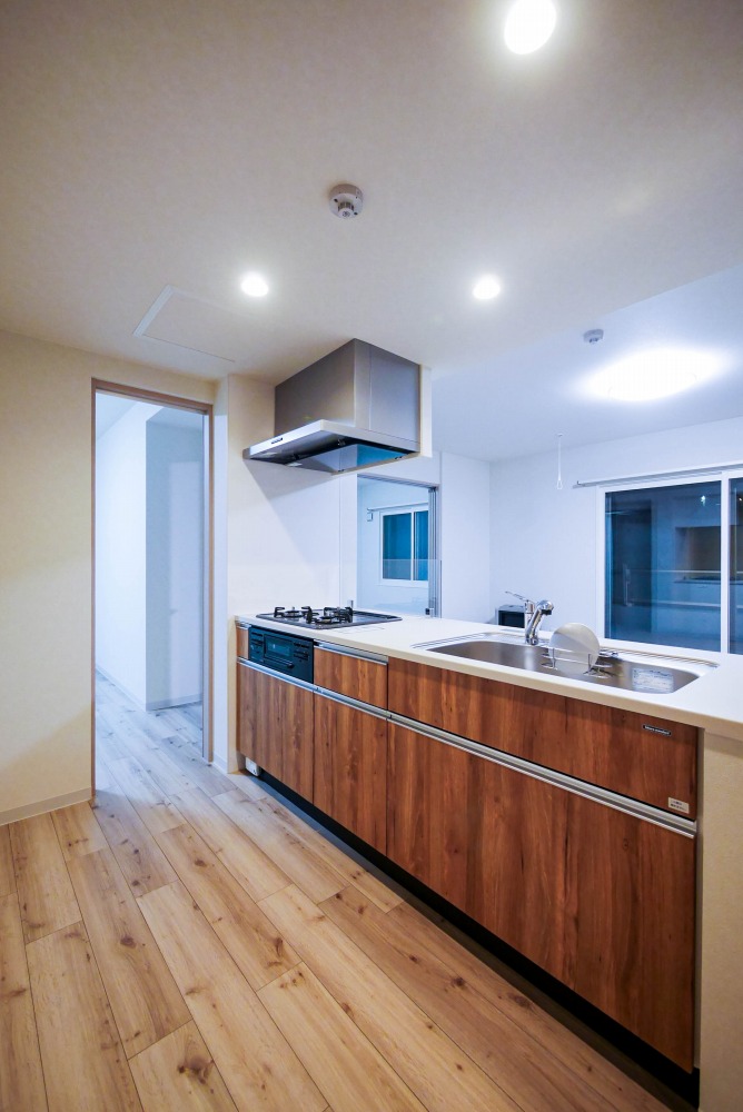 キッチン　人気の対面システムキッチンタイプです！