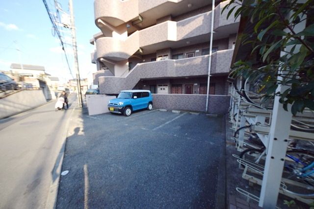 駐車場　買物施設充実したいずみ中央駅近3ＬＤＫ　設備・収納充実　Ｃ…