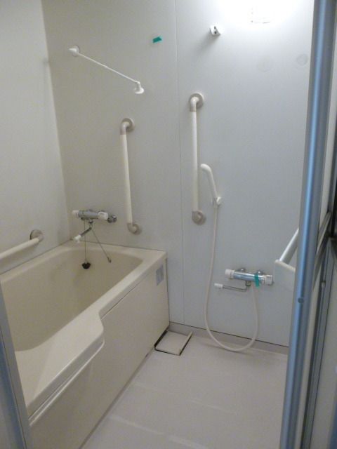 バス・シャワールーム　いずみ中央駅近で安心のオートロック付3ＬＤＫマンション