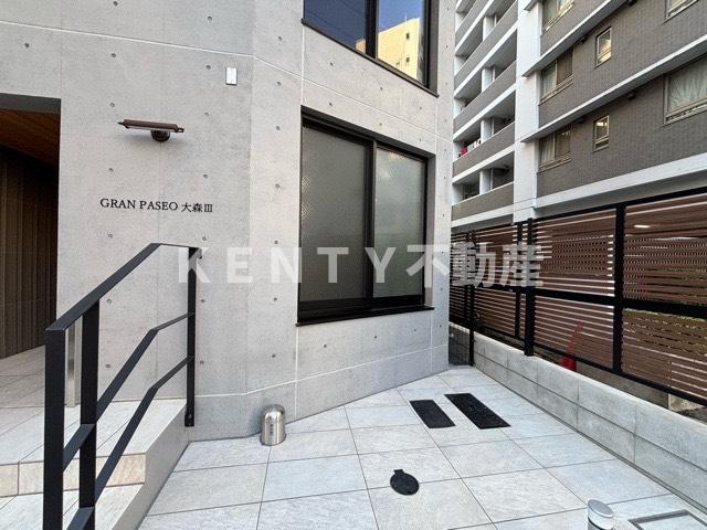 エントランス　落ち着いたエントランスです