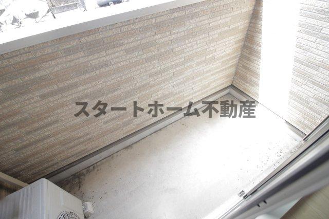 バルコニー　陽当たり良好なバルコニーです