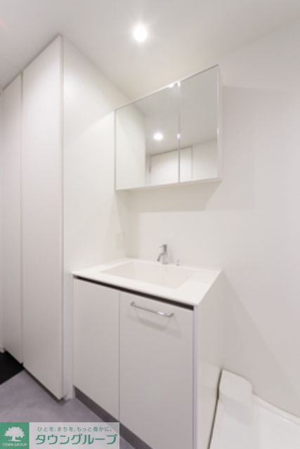 洗面設備　※写真は同タイプ住戸です。