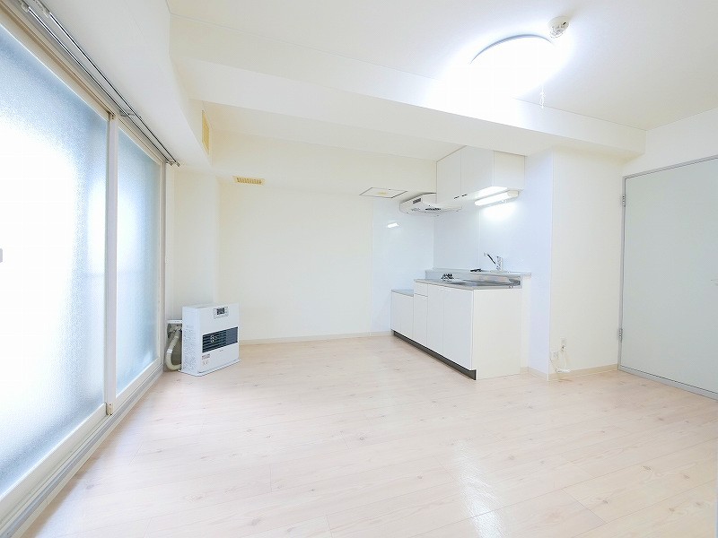 居室・リビング　※別号室参考写真