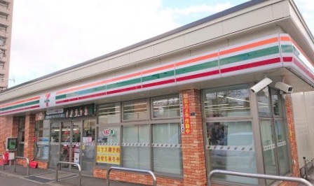 コンビニ　セブンイレブン札幌ひばりが丘店（コンビニ）まで204m