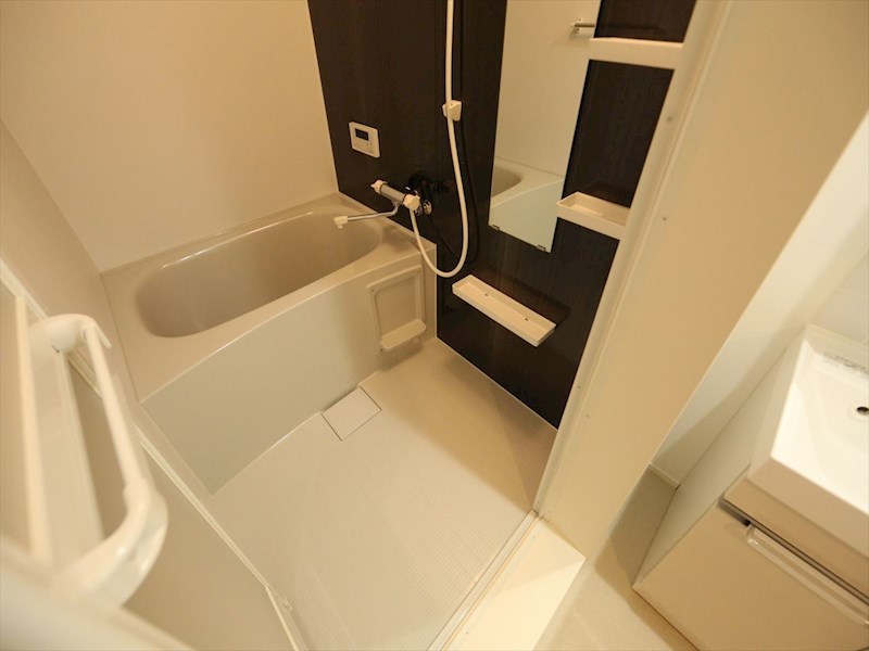 バス・シャワールーム　浴室暖房乾燥機付　追い焚き・オートバス機能付お風呂