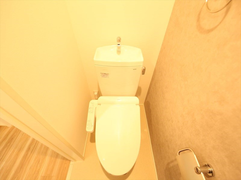 トイレ　温水洗浄暖房便座付トイレ