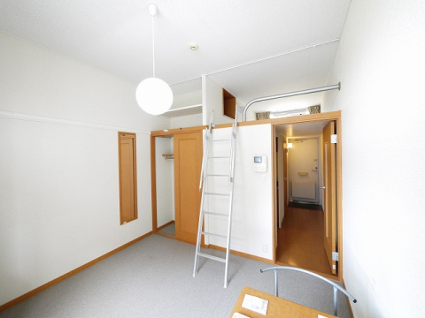 その他部屋・スペース　広くて明るい寝室