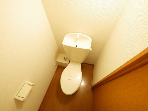 トイレ　清潔感のあるトイレです