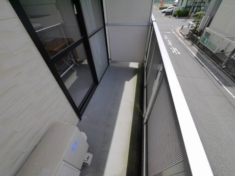 バルコニー　バルコニーからの眺めを楽しみながら食事をしませんか