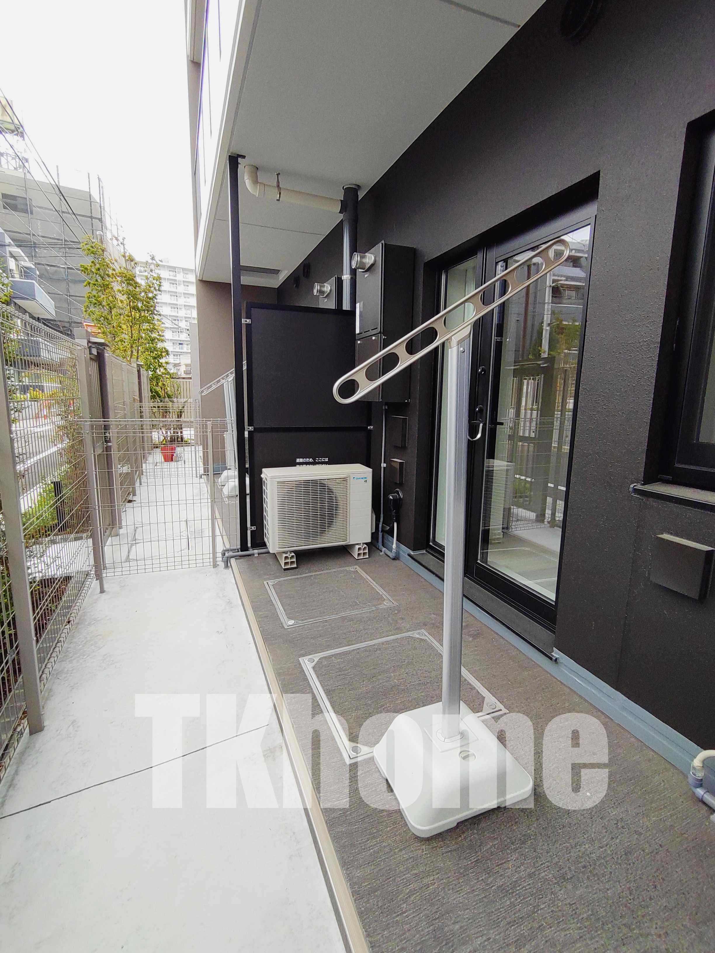 バルコニー　テラス