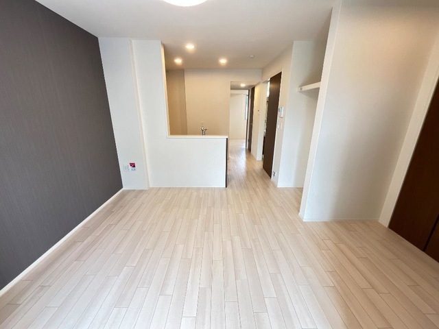 居室・リビング　※新築のためイメージ写真です。建具等の色・仕様は相違ございま