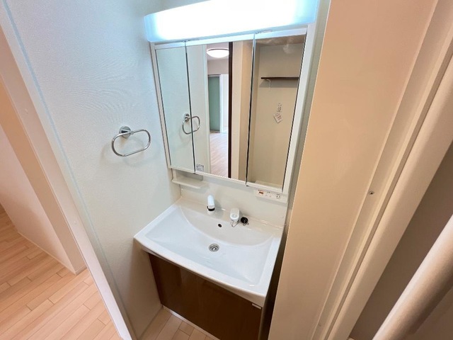 洗面設備　※新築のためイメージ写真です。建具等の色・仕様は相違ございま