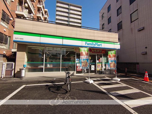 コンビニ　ファミリーマート（コンビニ）まで540m