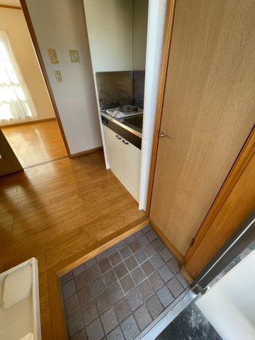 玄関　※別号室参考写真です