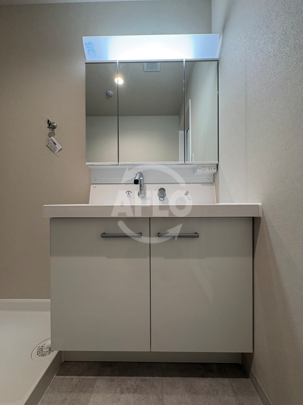 洗面設備　HIT KITATANABE SIX　独立洗面台