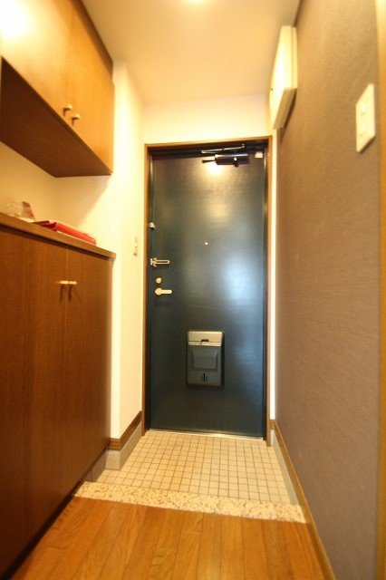 玄関　同物件、別号室のものです。