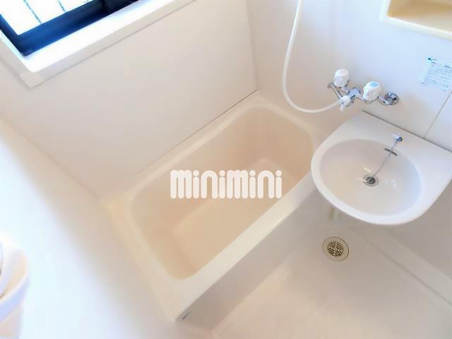 バス・シャワールーム　一日の疲れを癒す浴室です。