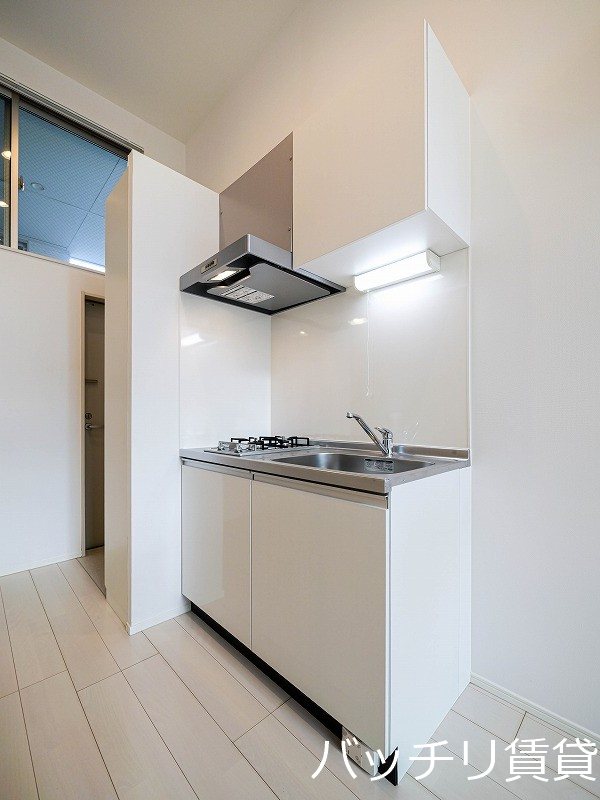 キッチン　別号室タイプの為、現状を優先致します。