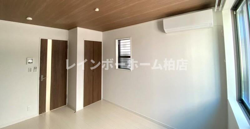 居室・リビング　スタンダードな洋室です