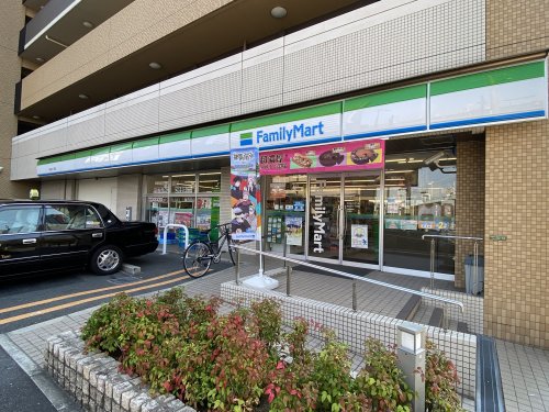 コンビニ　ファミリーマート（コンビニ）まで190m